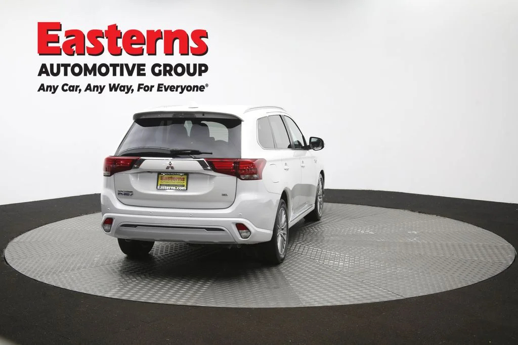 Used 2020 White Mitsubishi SEL image 38