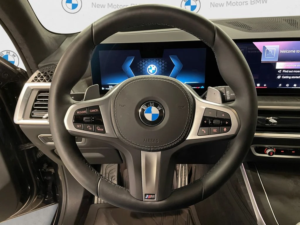 Used 2025 Black Sapphire Metallic BMW xDrive40i image 12