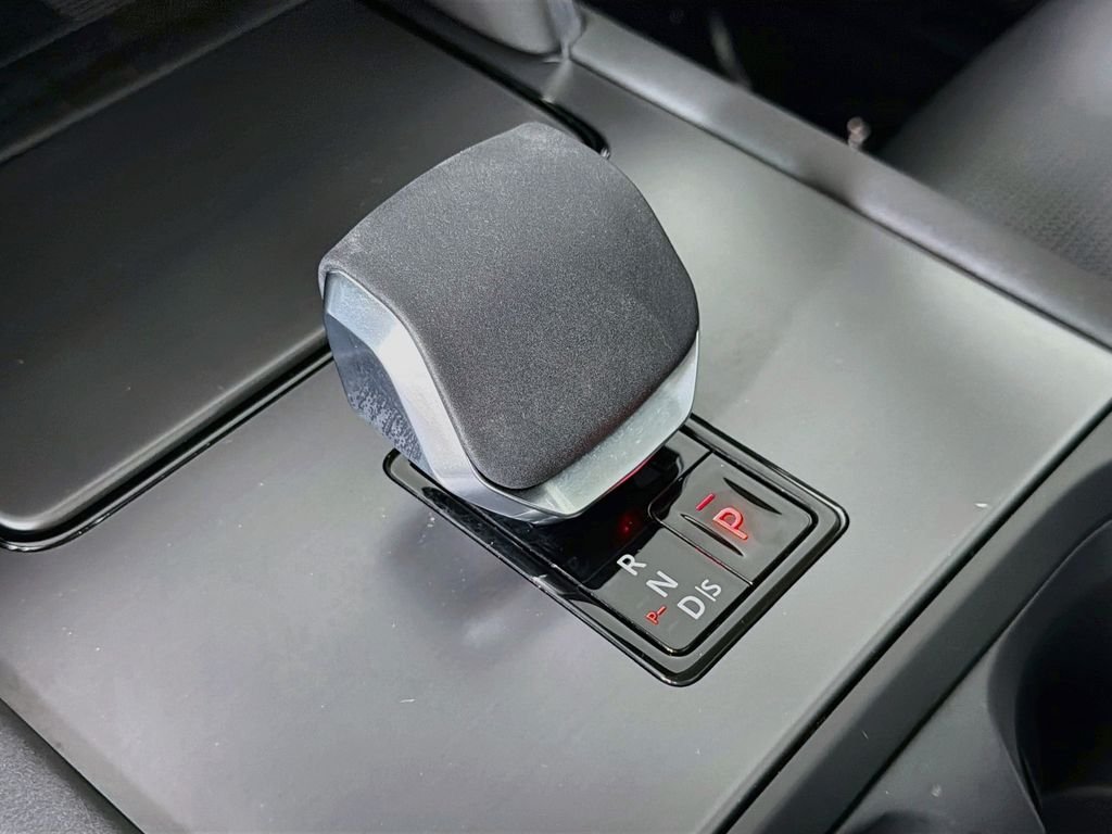 Used 2025 Black Land Rover S image 17