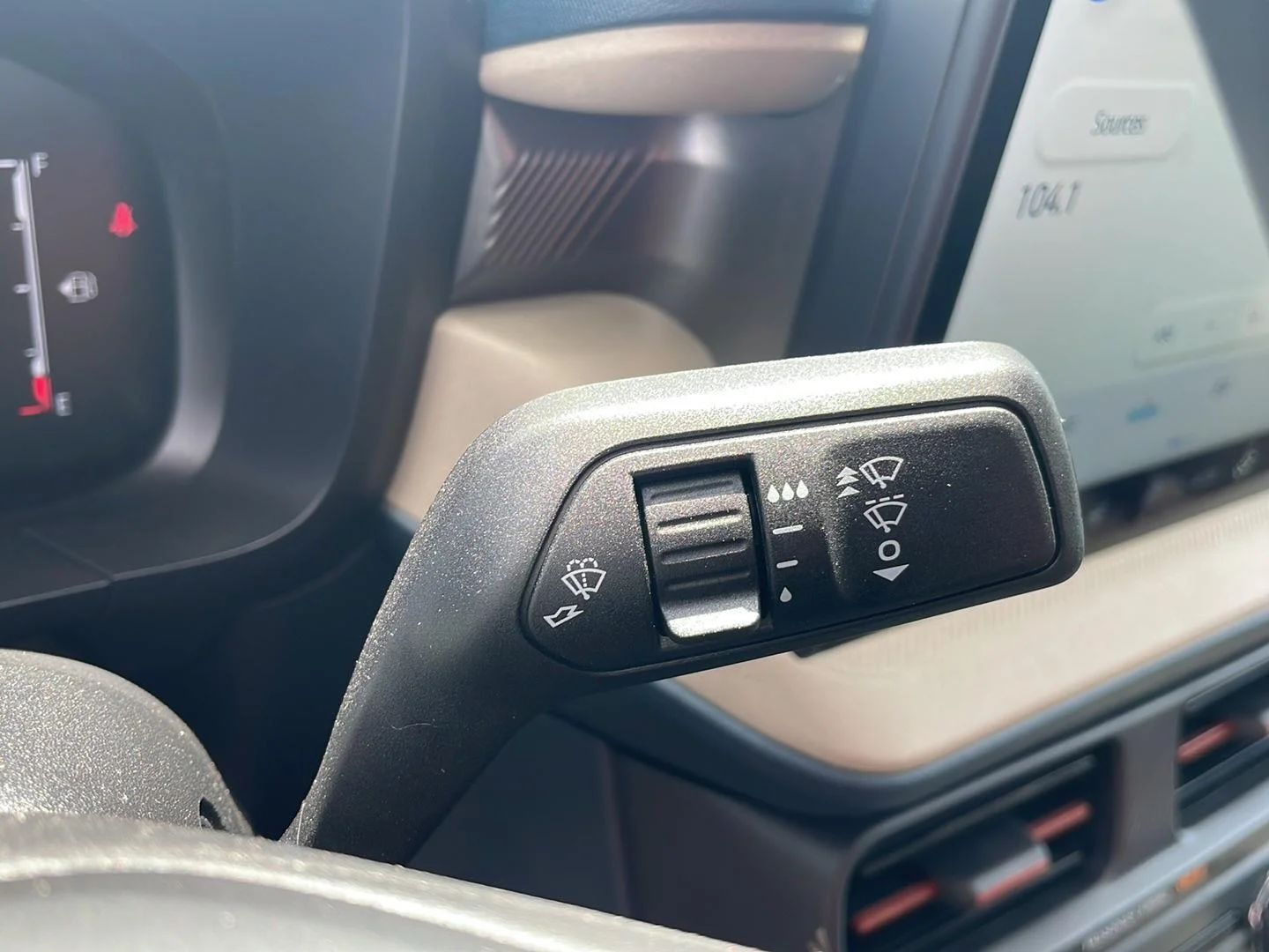 New 2026 Carbonized Gray Metallic Ford LARIAT image 20