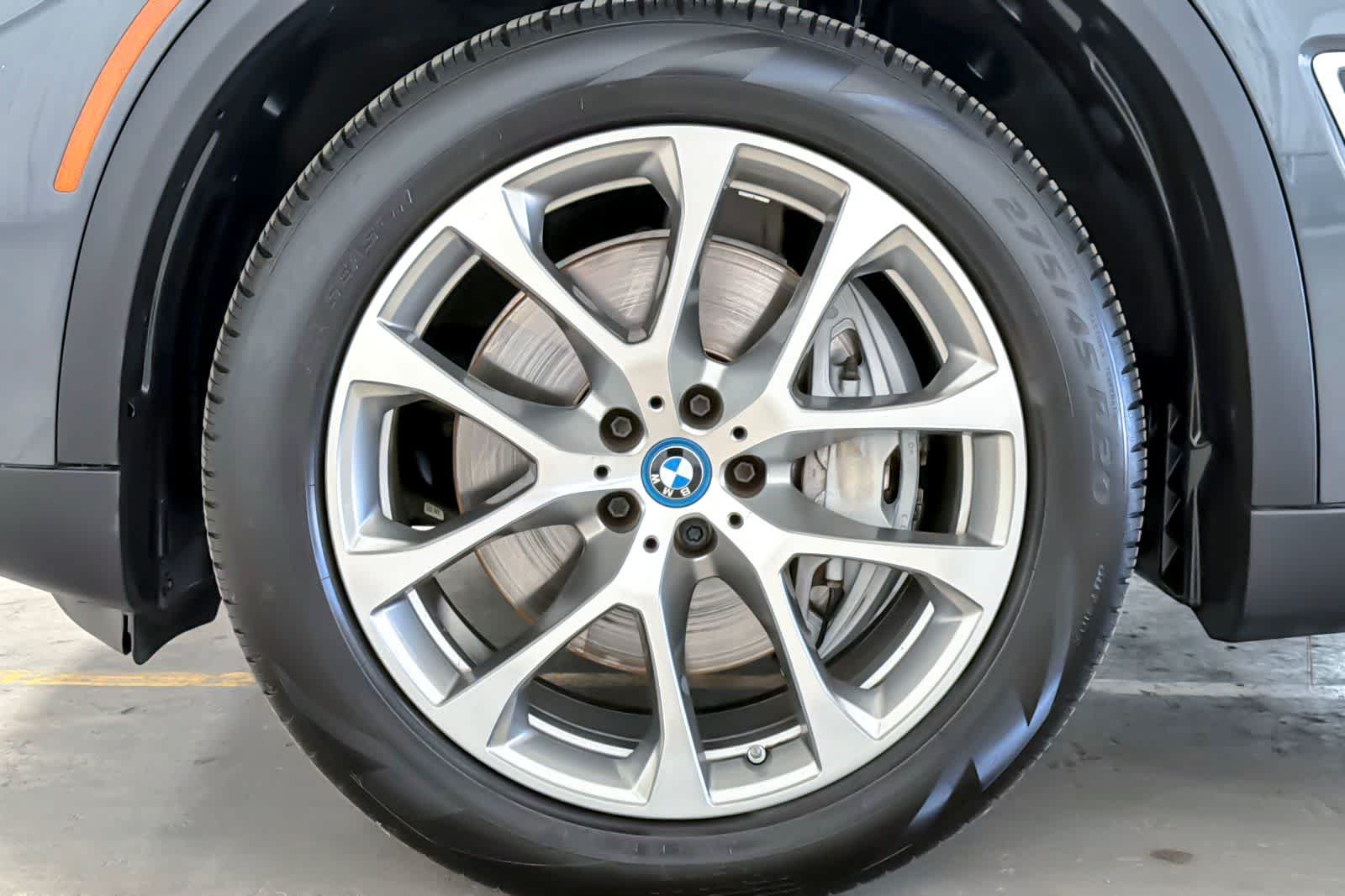 Used 2022 Arctic Grey Metallic BMW xDrive45e image 27