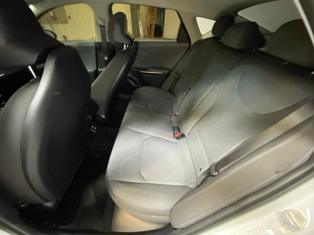 Used 2025 White Kia LXS image 23