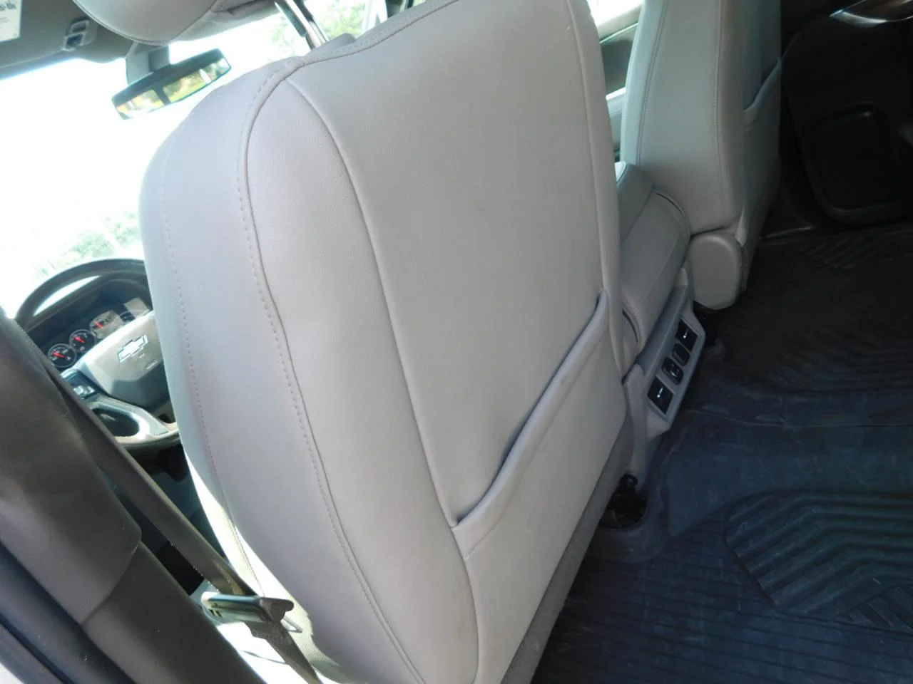 Used 2020 Silver Chevrolet 4WD CREW CAB 147 in LT image 30