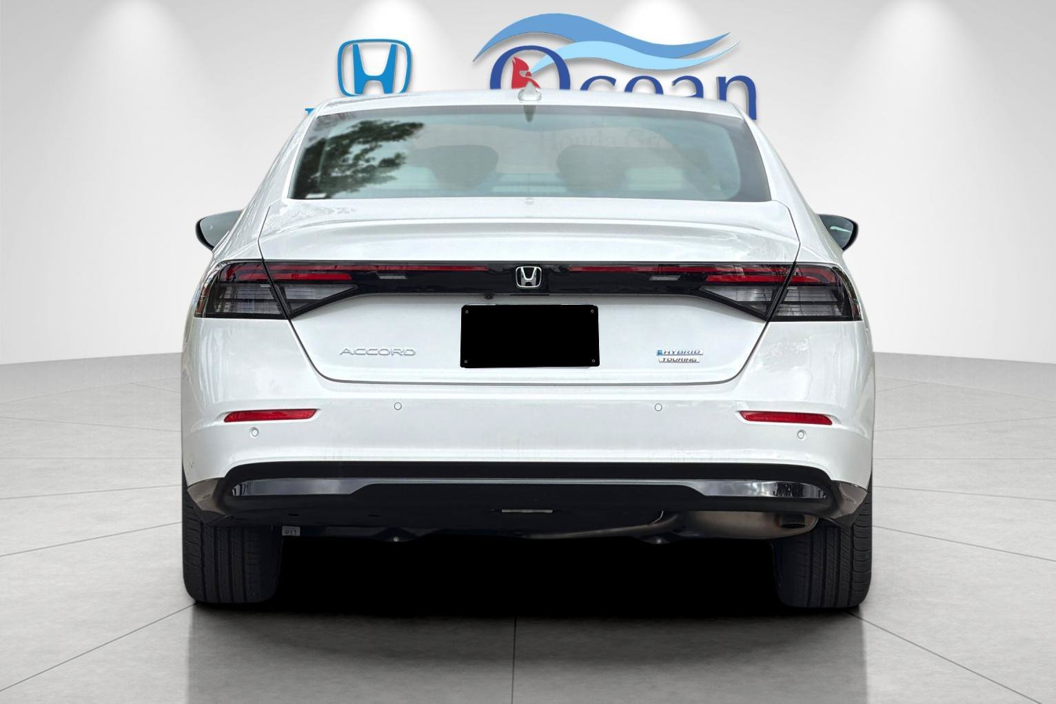 New 2026 Platinum White Pearl Honda Touring image 4