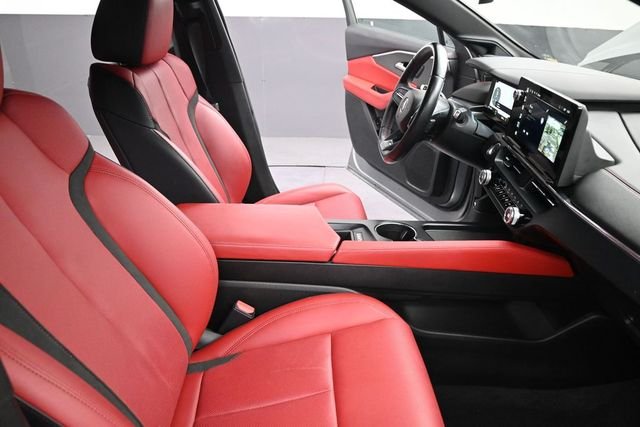 Used 2024  Acura Base image 18