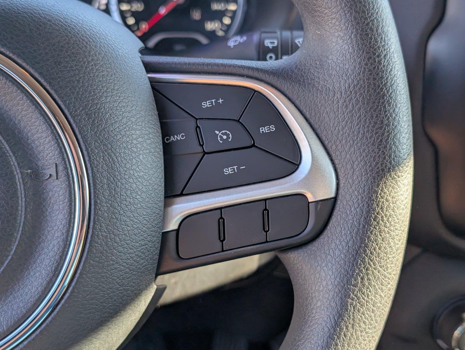 Used 2023 Colorado Red Clearcoat Jeep Latitude image 29