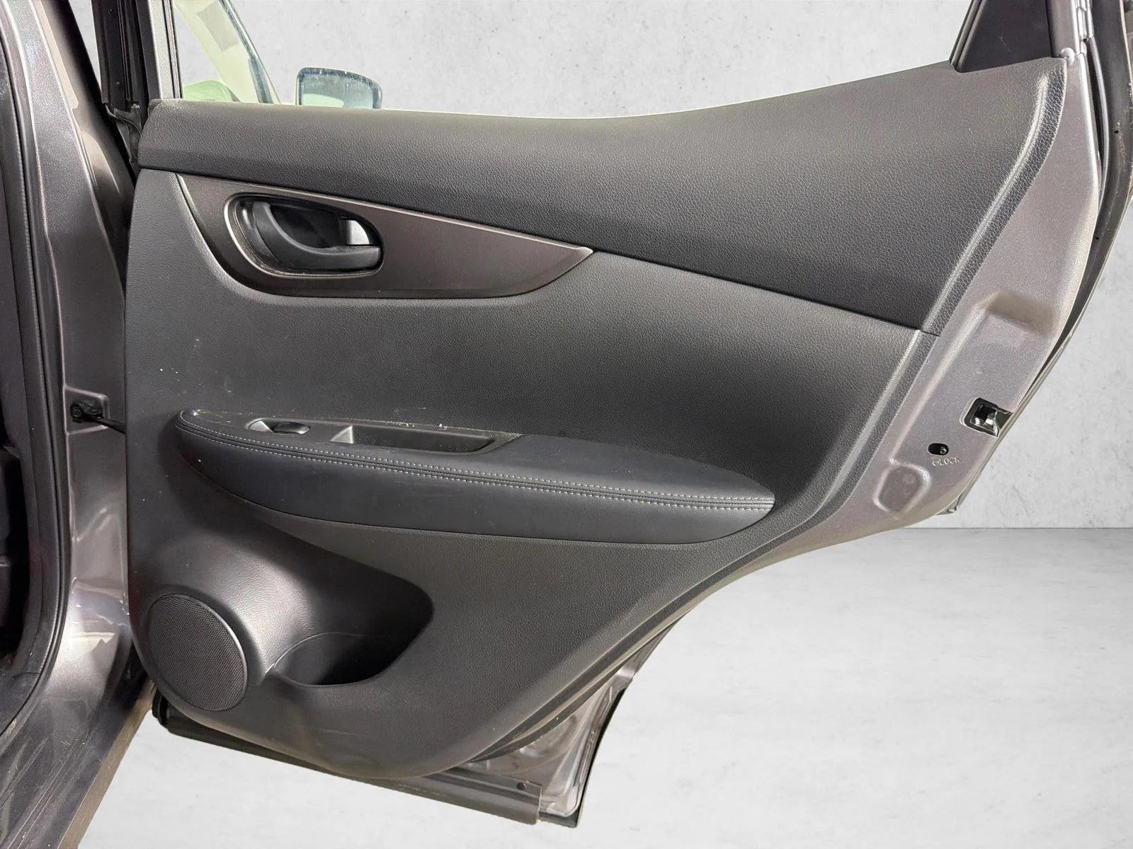 Used 2021 Red Nissan S image 16
