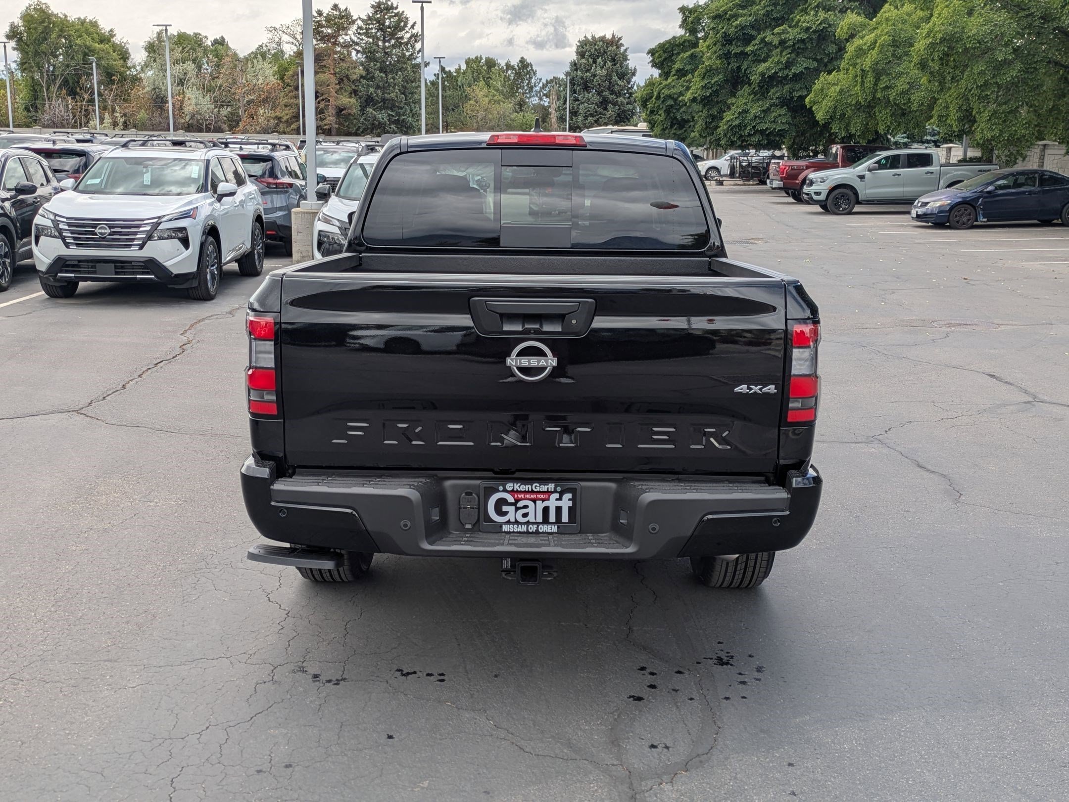 New 2026 Super Black Nissan Crew Cab SV image 4