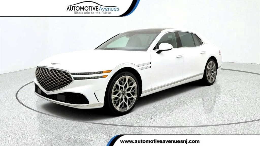 Used 2025 Uyuni White Genesis 3.5T e-SC AWD image 1