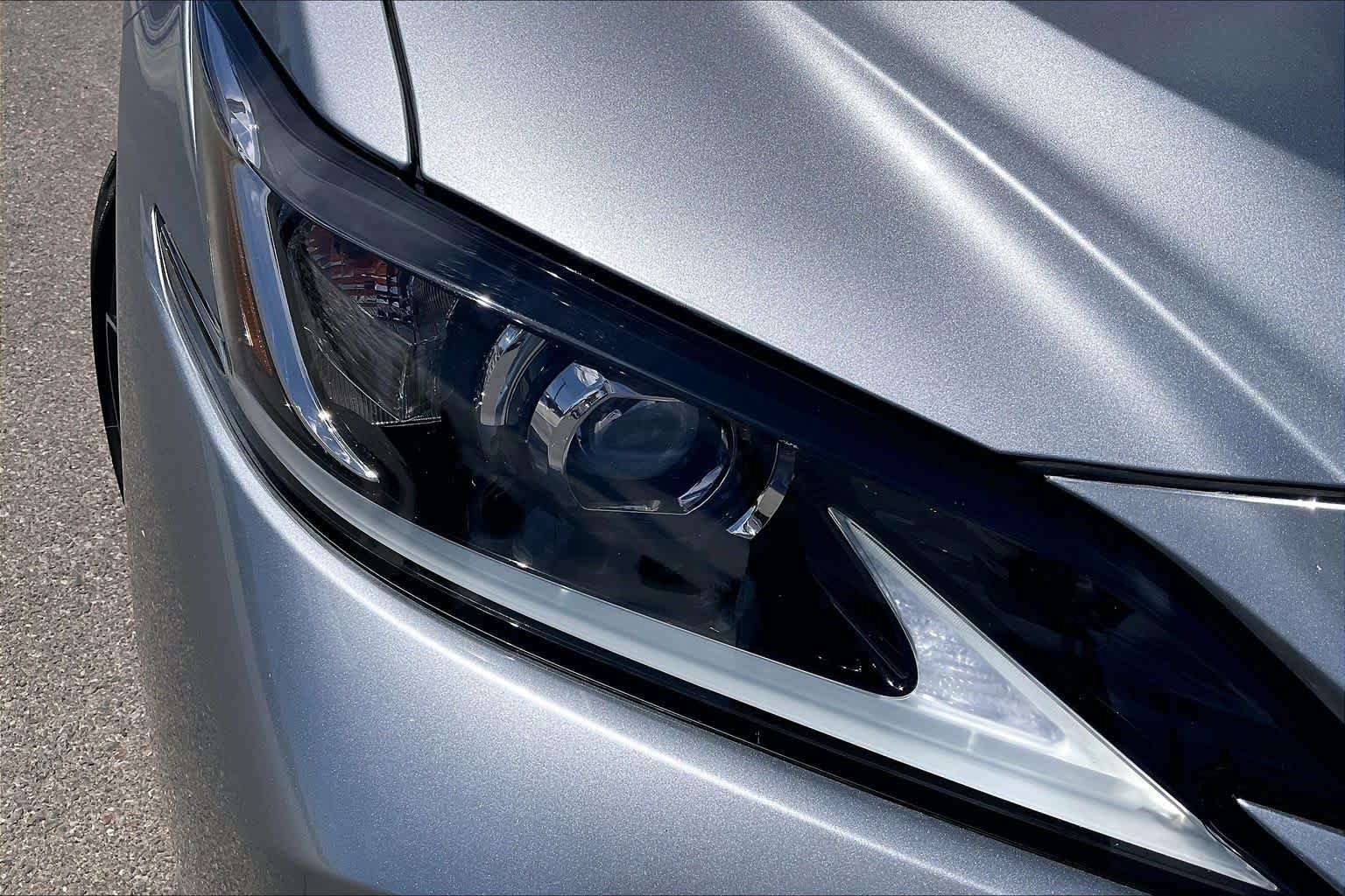 Used 2025 Iridium Lexus  image 26