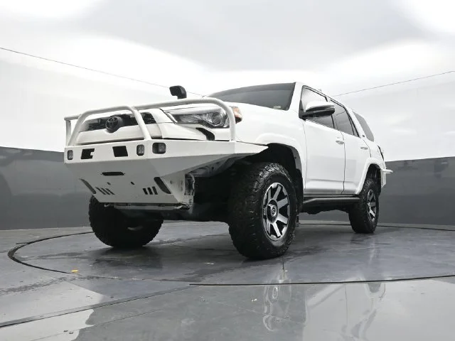 Used 2016 White Toyota SR5 Premium image 34
