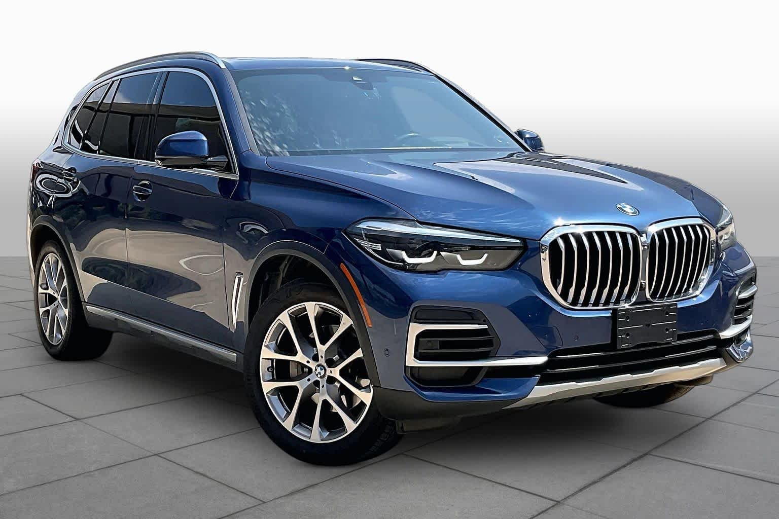 Used 2023 Phytonic Blue Metallic BMW xDrive40i image 3