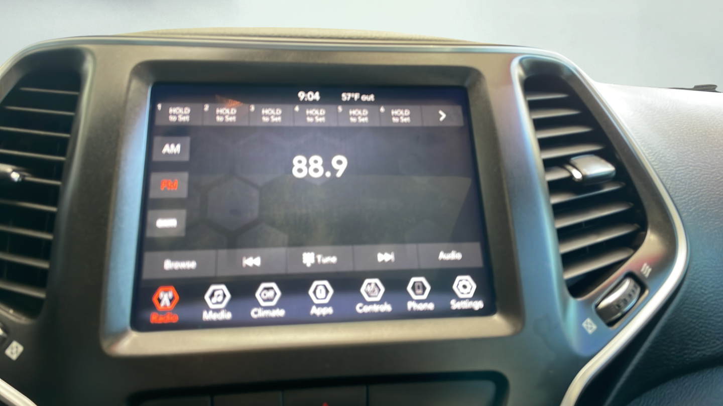 Used 2019 Gray Jeep Trailhawk image 16