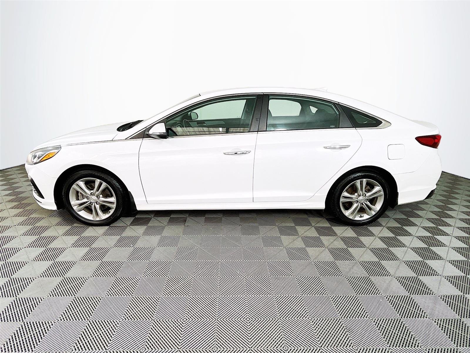 Used 2019 Quartz White Pearl Hyundai SEL image 4