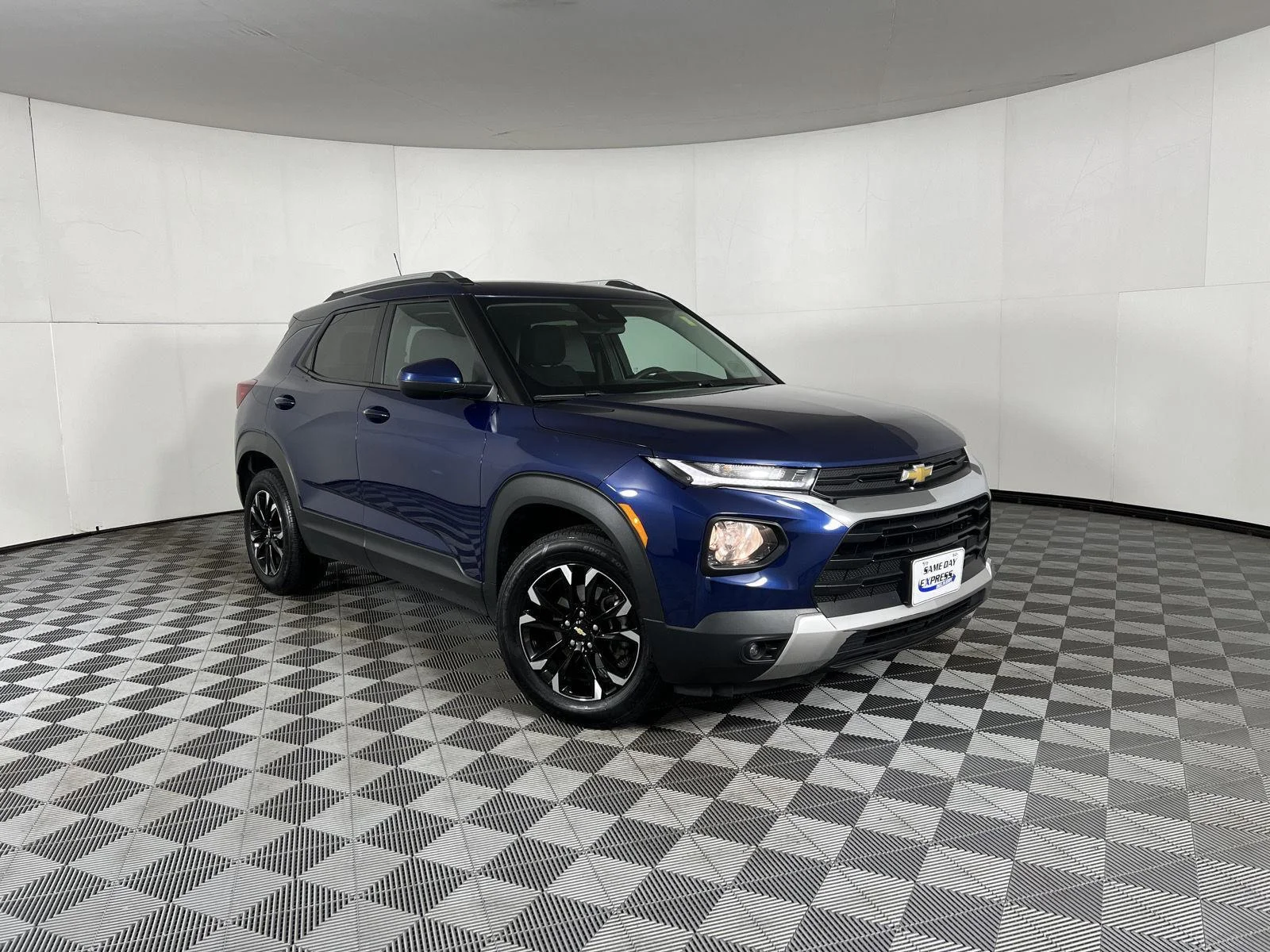 Used 2022 Blue Glow Metallic Chevrolet LT image 19