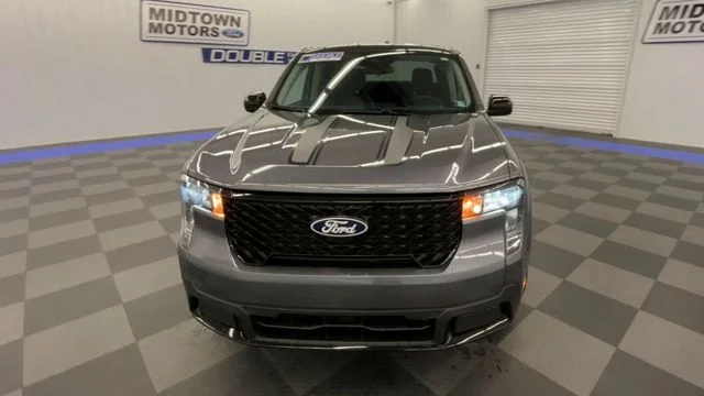 New 2026 Carbonized Gray Metallic Ford XLT image 3