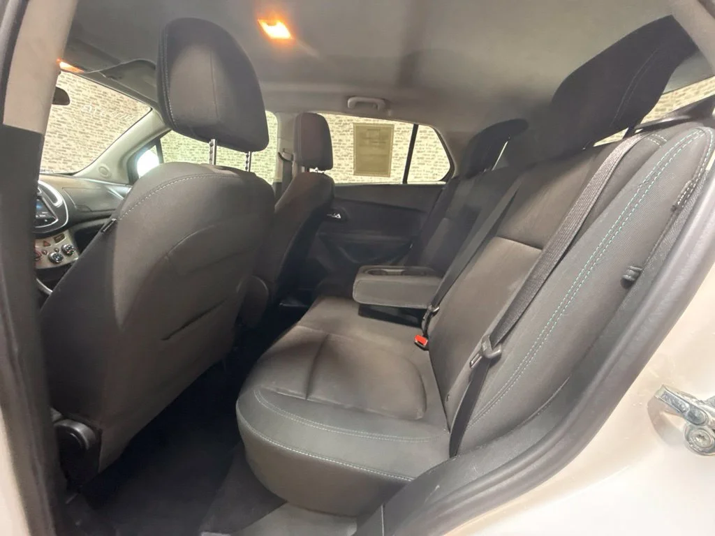 Used 2016 Summit White Chevrolet LT image 17