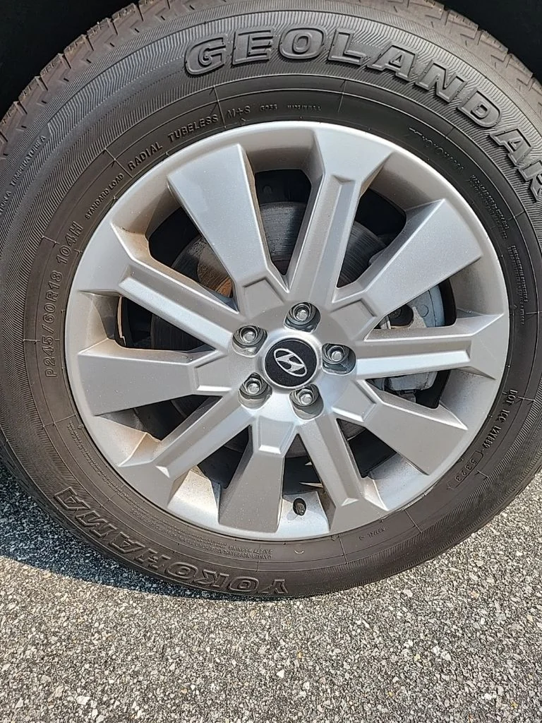 Used 2023 Black Hyundai SEL image 18