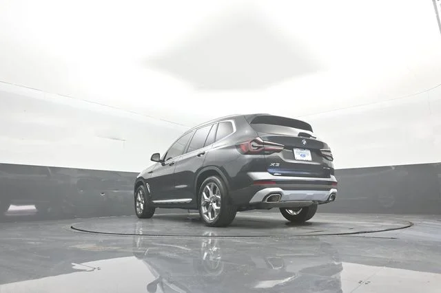 Used 2022 Dark Graphite BMW xDrive30i image 38