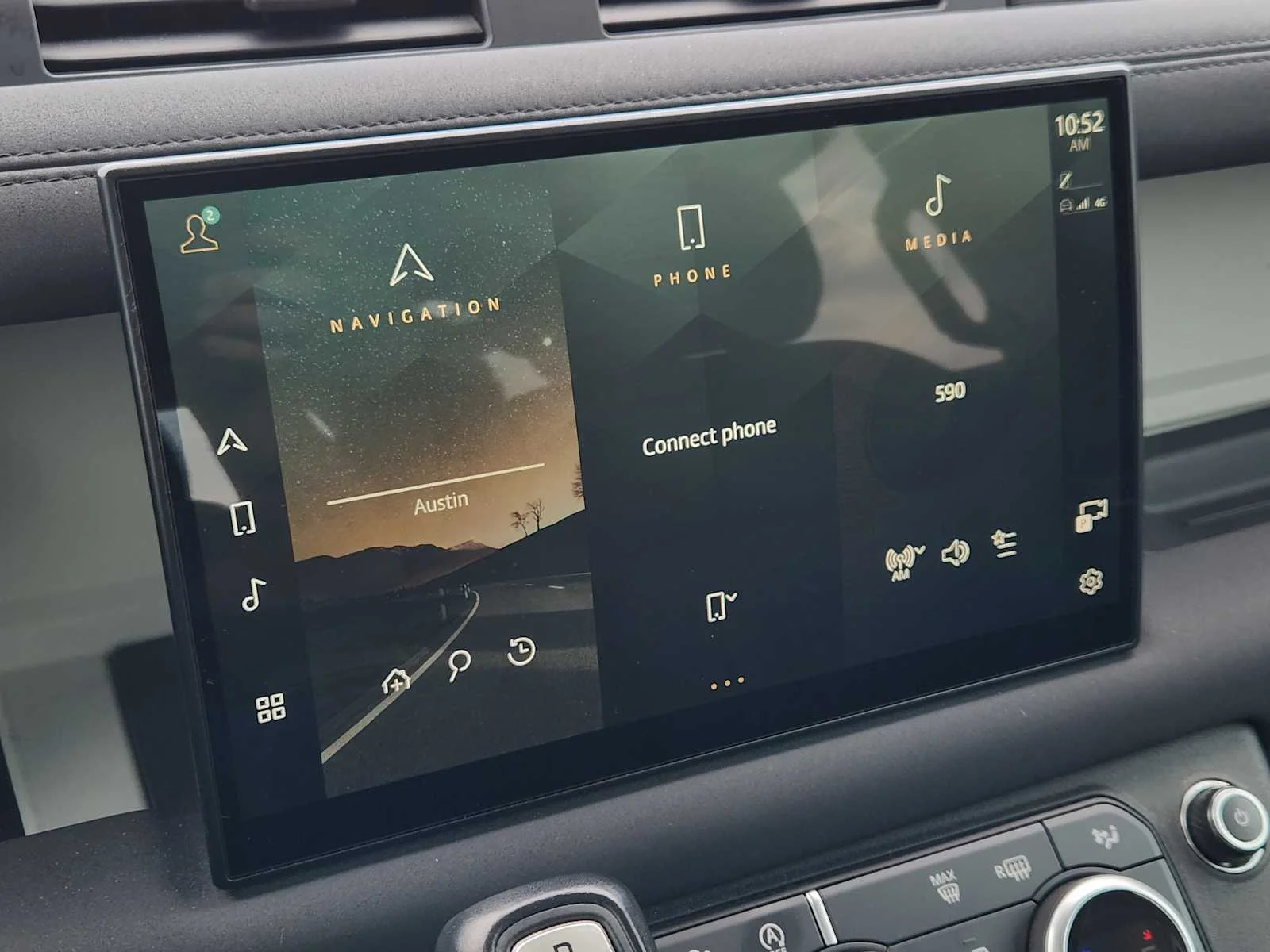 Used 2022 Eiger Grey Metallic Land Rover SE image 17