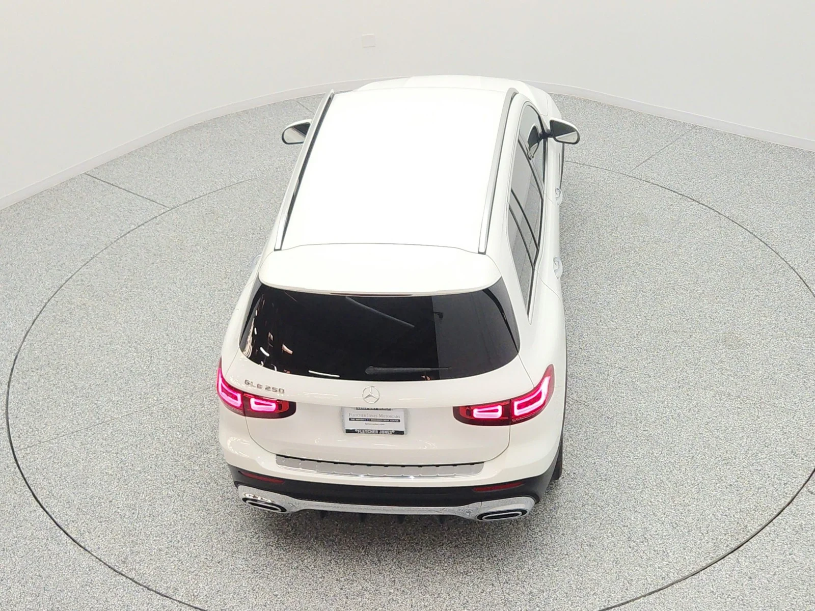Used 2022 Polar White Mercedes-Benz GLB 250 SUV image 26