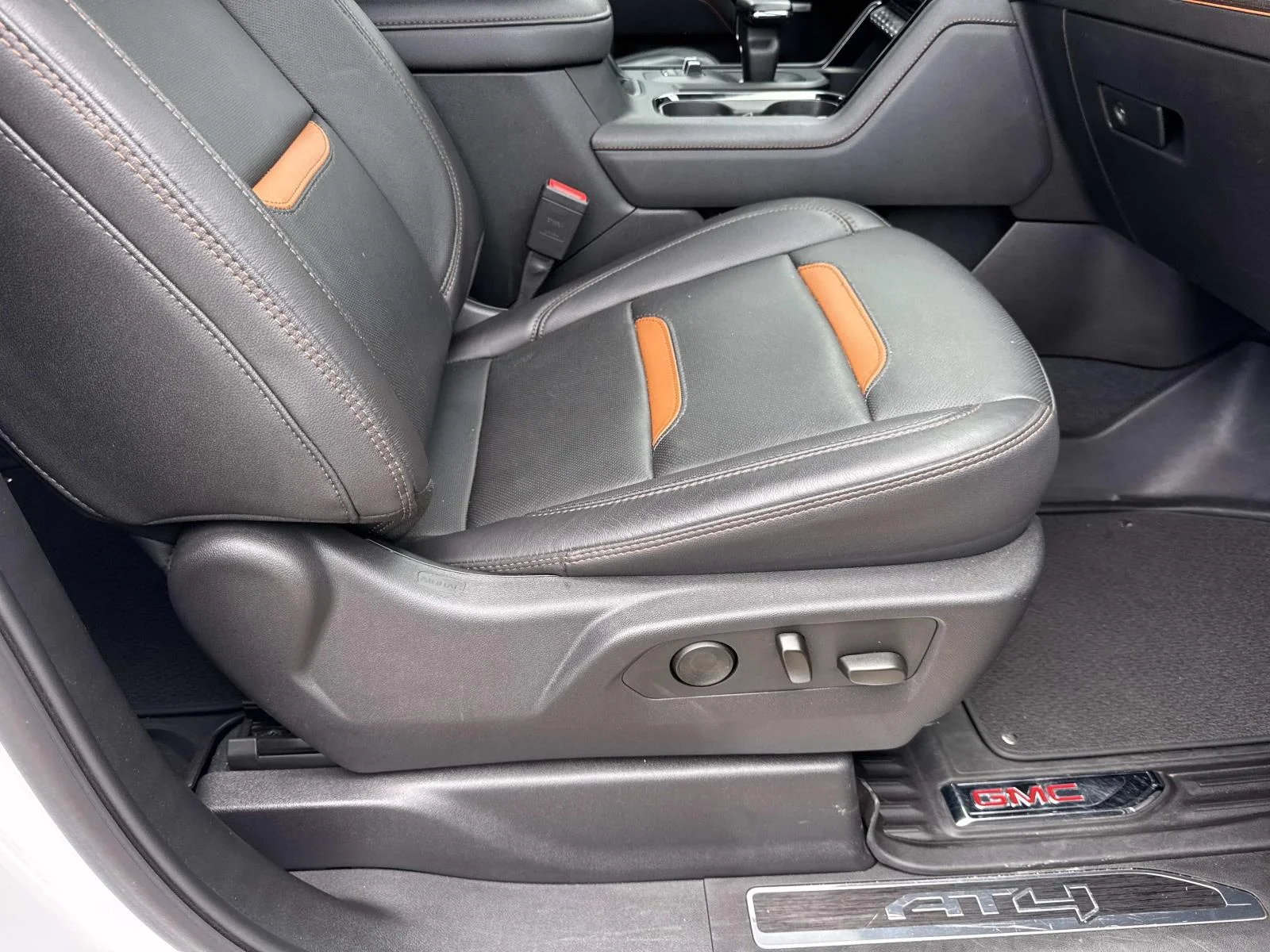 Used 2025 Onyx Black GMC AT4 image 11