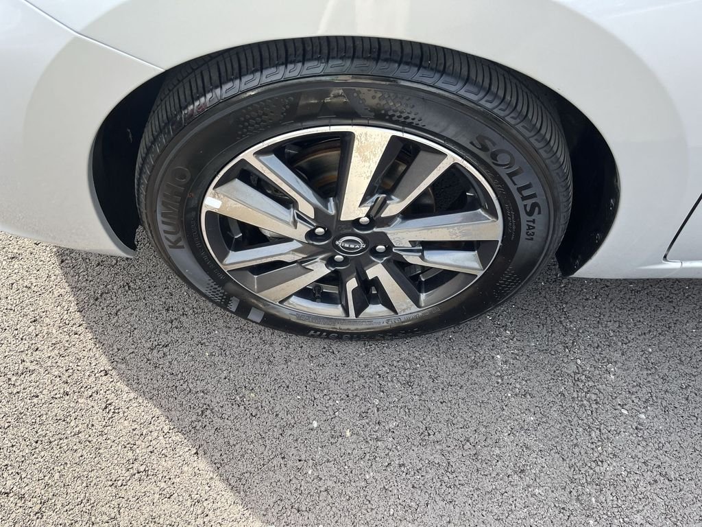 Used 2025 Silver Nissan 1.6 SV image 10