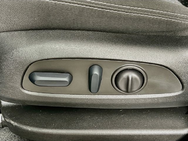 2023 GMC Terrain SLE - Photo 11