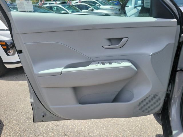2024 Hyundai Kona SEL - Photo 12