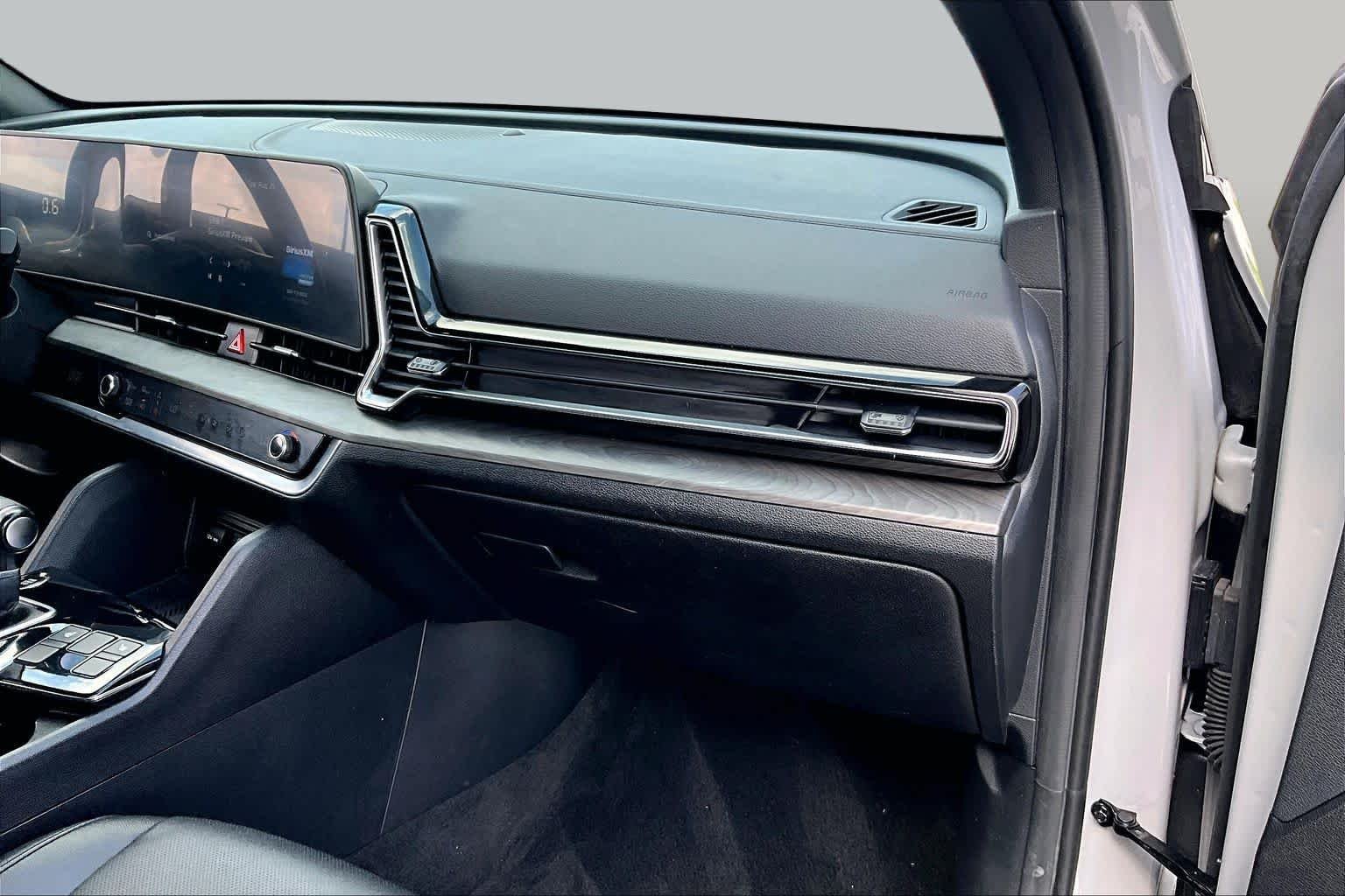 Used 2025 Wolf Gray Kia X-Line image 17
