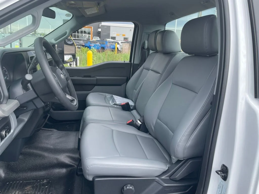 New 2026 Oxford White Ford F-550® XL image 26