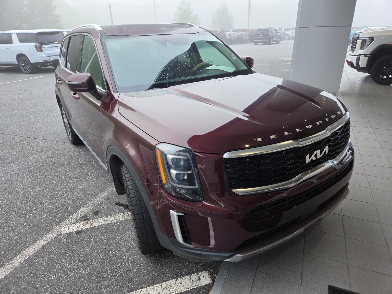 Used 2022 Sangria Kia EX image 3
