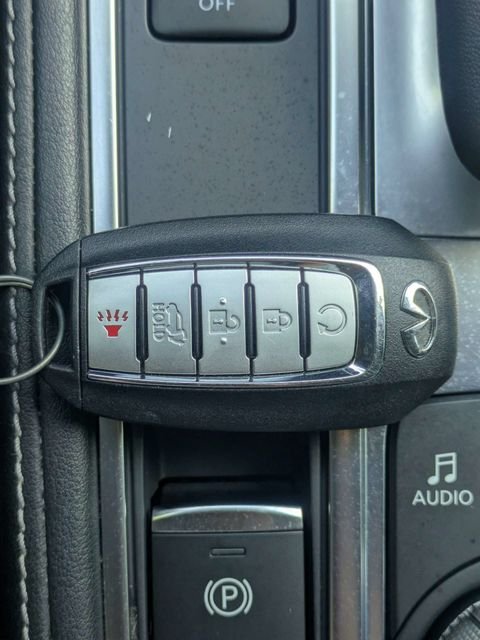 Used 2022 Blue INFINITI LUXE image 35