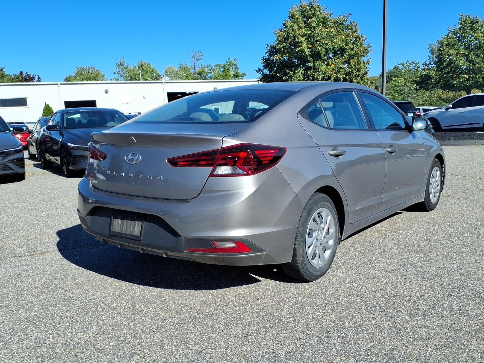 Used 2020 Fluid Metal Hyundai SE image 5