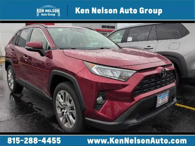 Used 2019 Red Toyota XLE Premium image 1