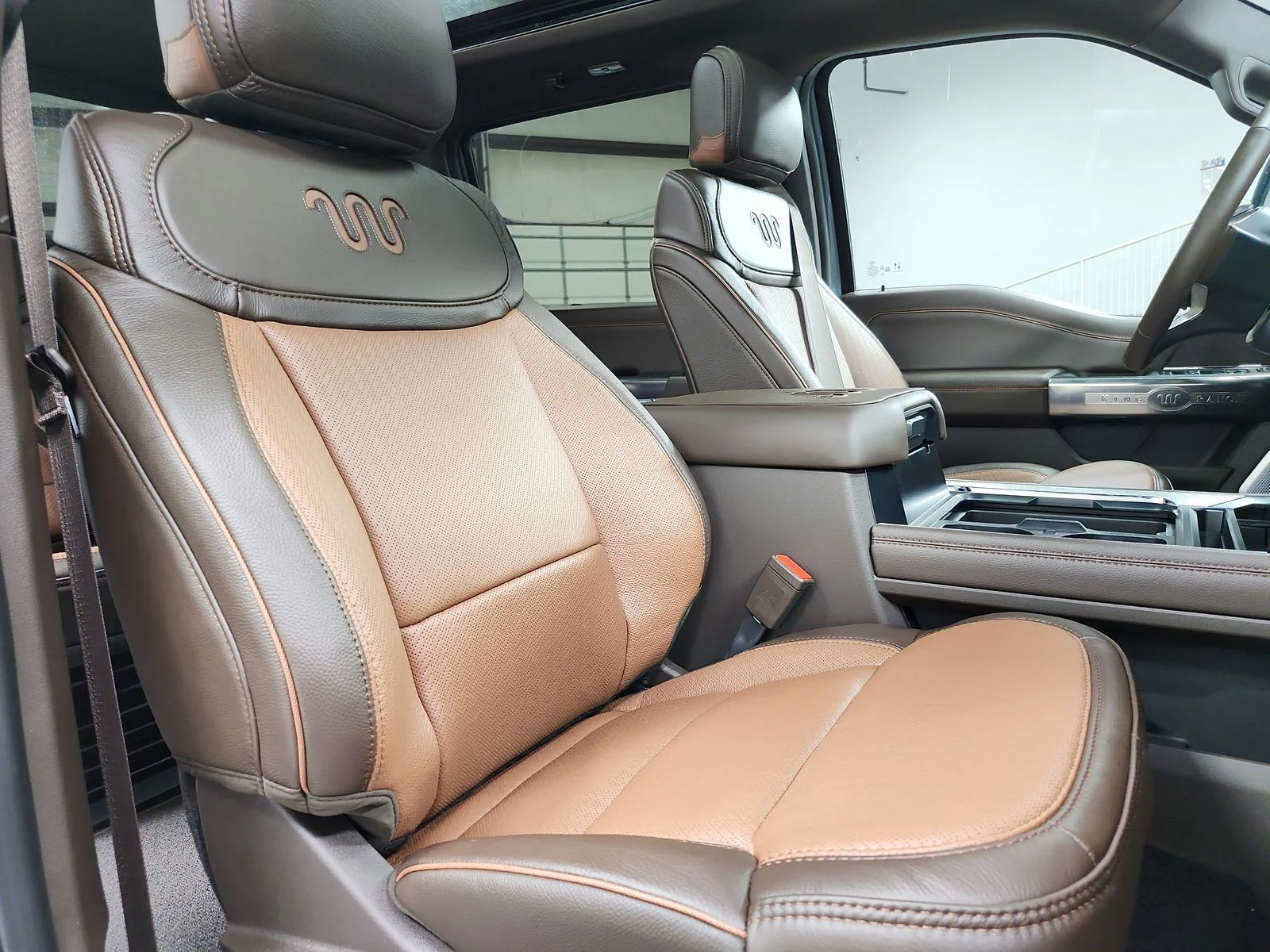 New 2026 Glacier Gray Metallic Tri-Coat Ford F-250® King Ranch® image 44