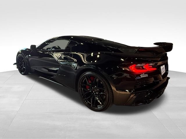 Used 2025 Black Chevrolet Z06 image 3