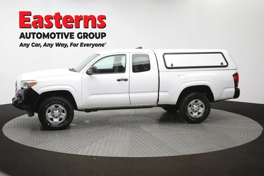 Used 2018 White Toyota SR image 57