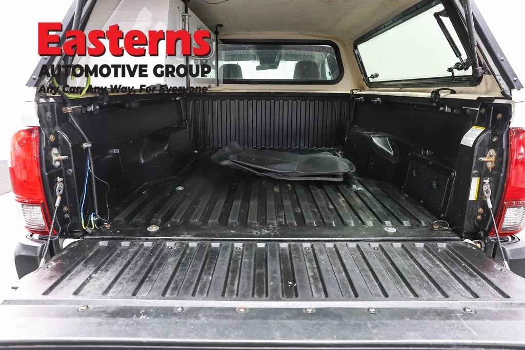 Used 2020 White Toyota SR image 9