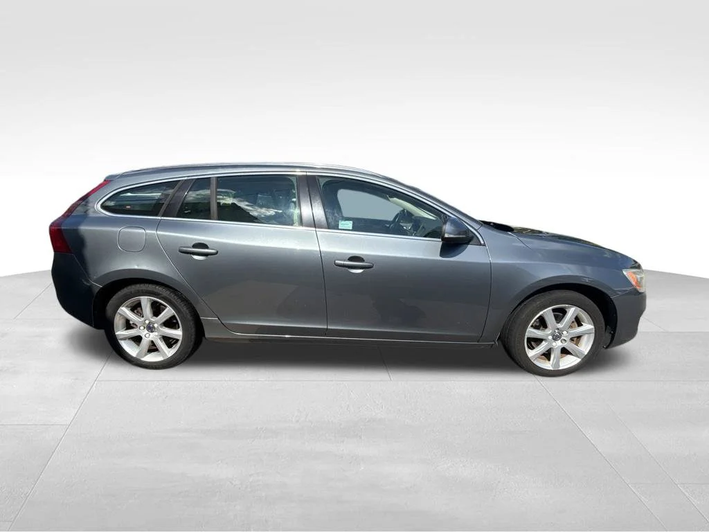 Used 2017 Gray Volvo T5 Premier image 6