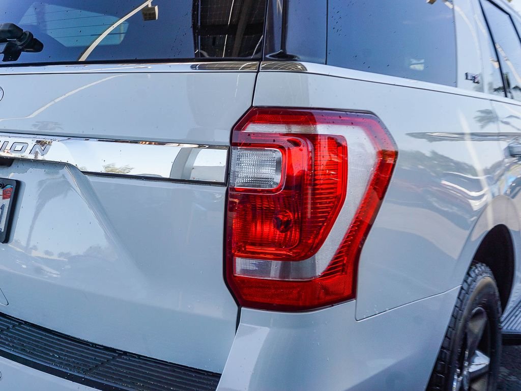 Used 2021 White Ford XL image 8