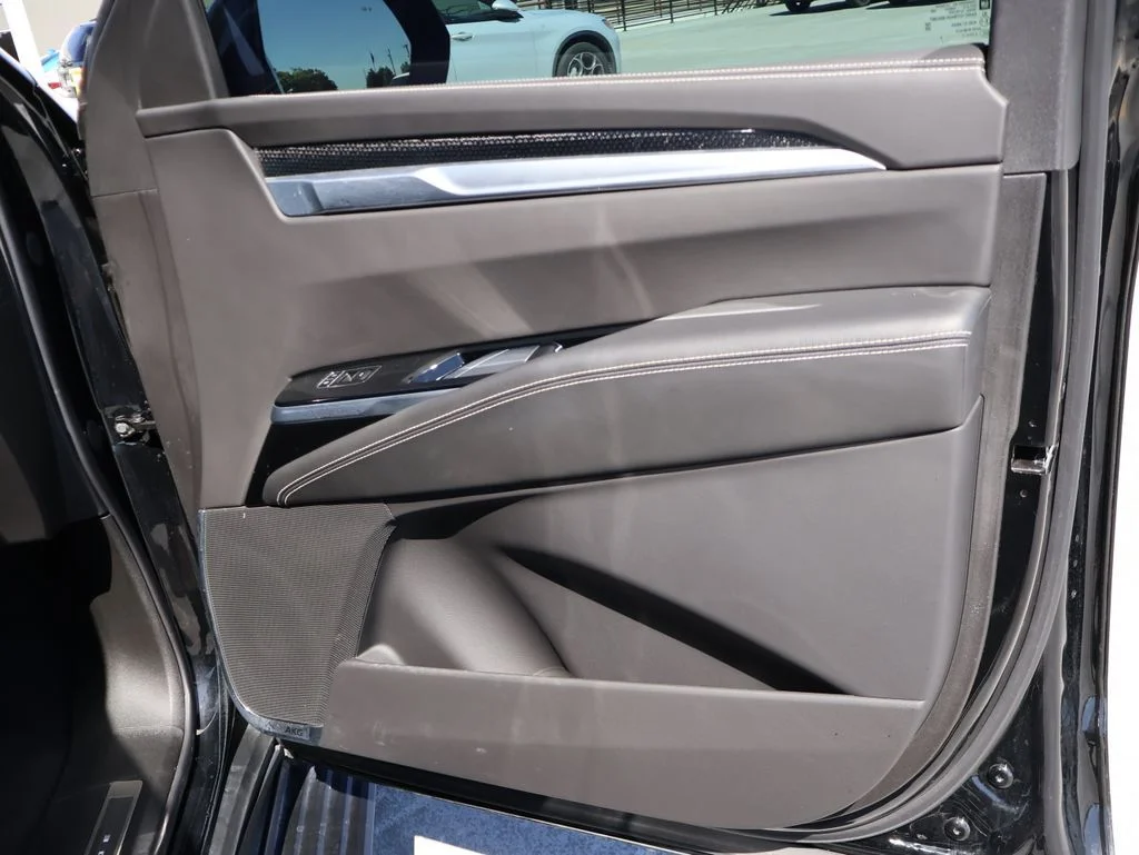 Used 2025 Black Raven Cadillac V-Series image 13