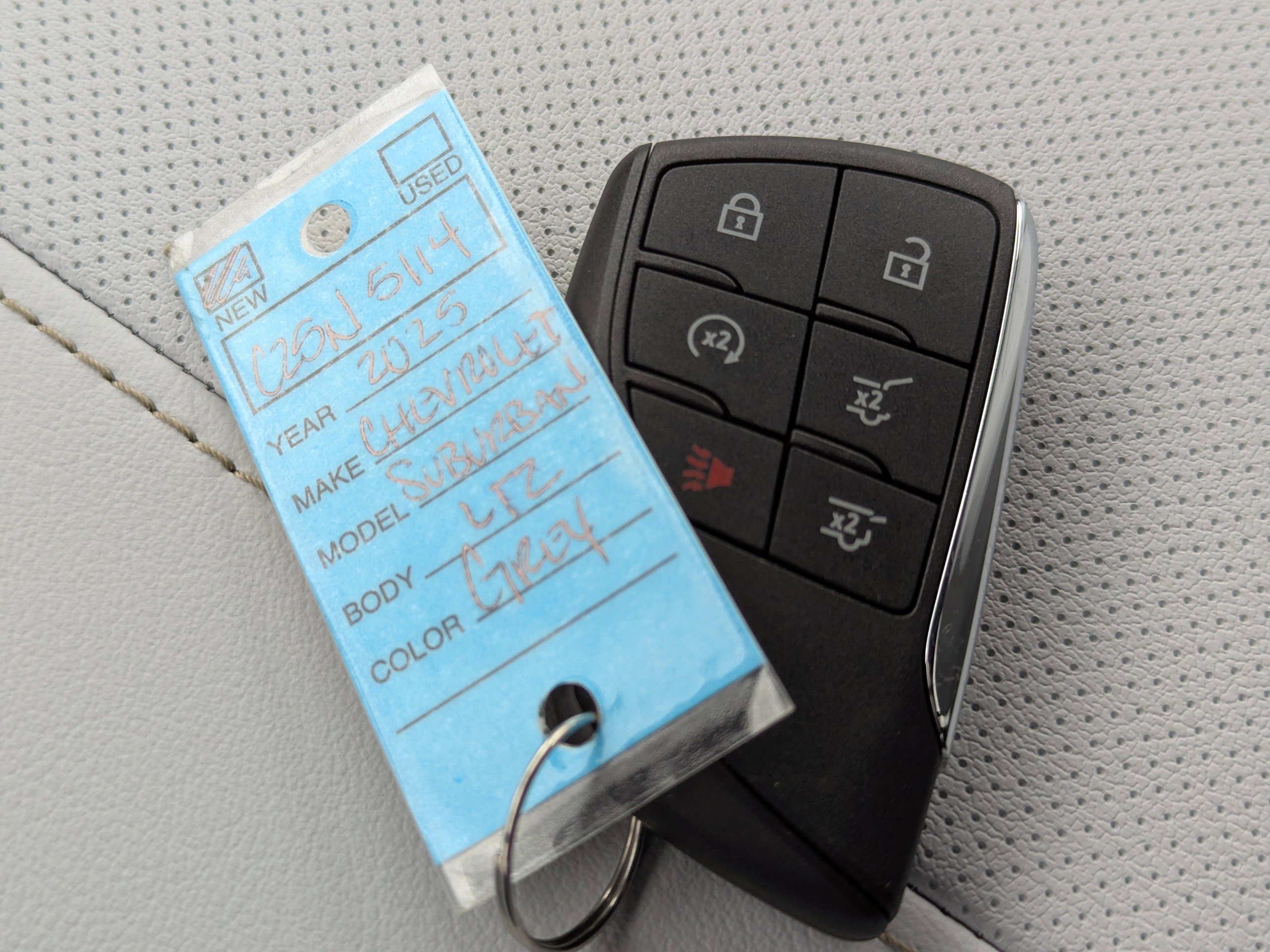 2025 Chevrolet Suburban Premier - Photo 18