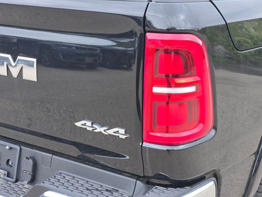 New 2026 Diamond Black Crystal Pearl-Coat Exterior Paint RAM Limited image 13