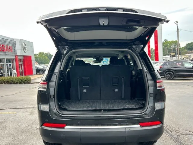 Used 2023 Gray Jeep Limited image 10