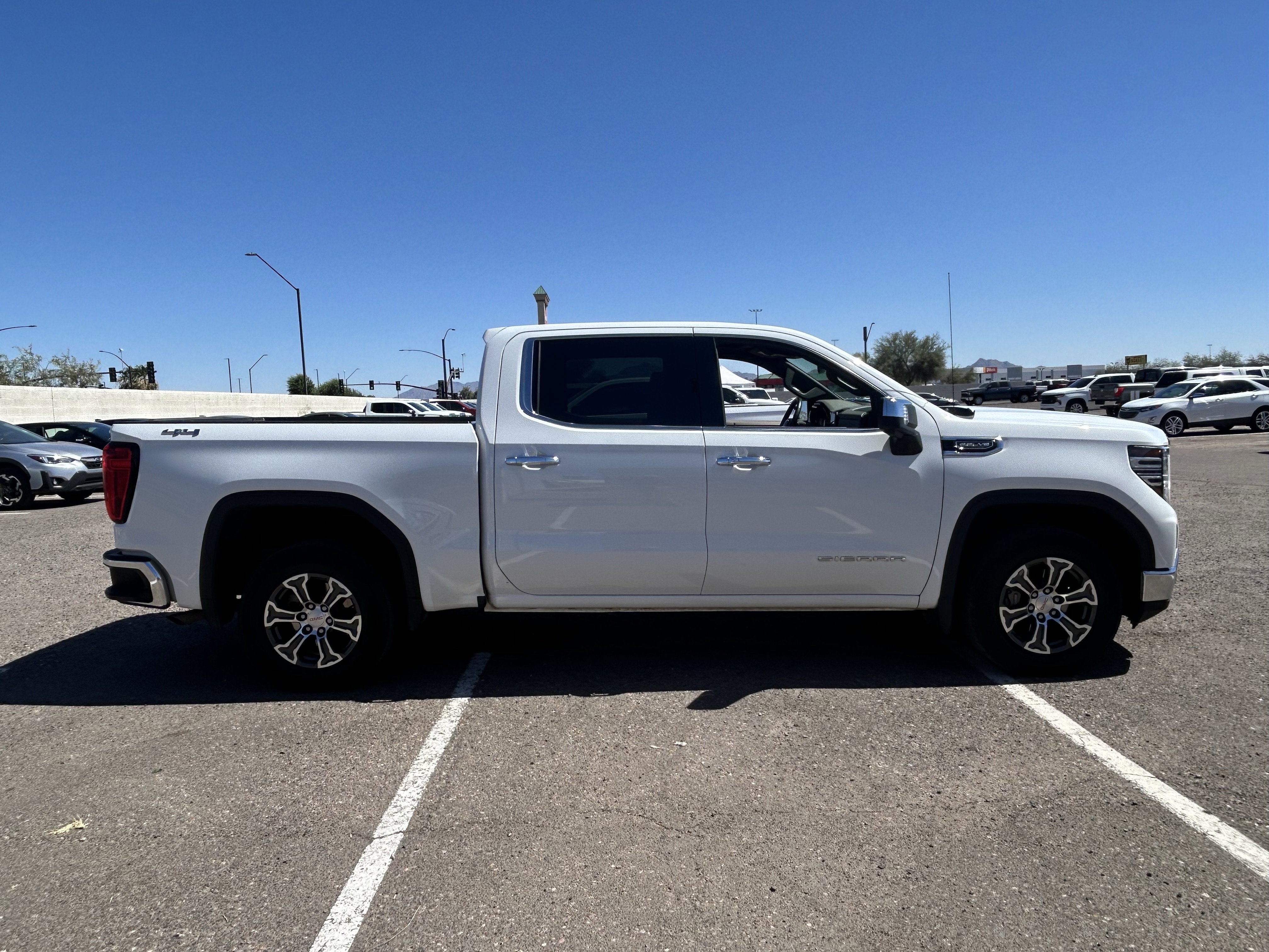 Used 2025 Summit White GMC SLT image 5