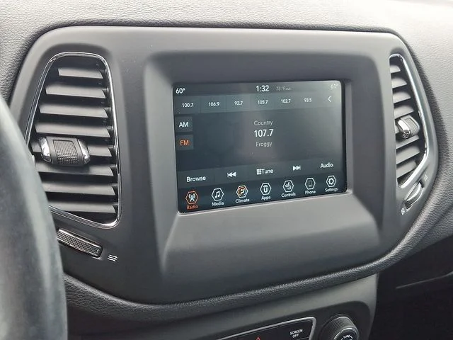 Used 2019 Silver Jeep Sport image 23