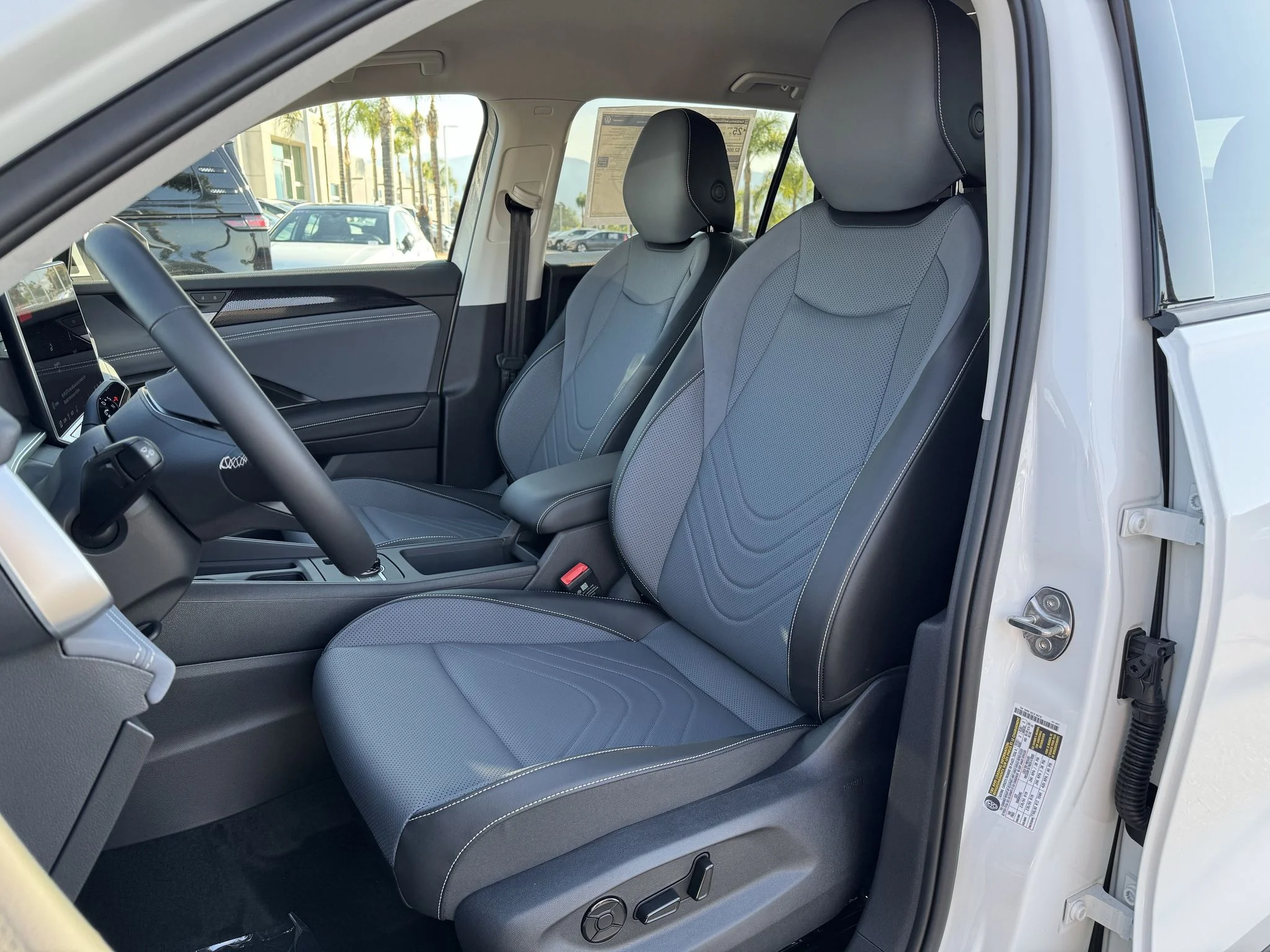 New 2026 Pure White Volkswagen SE image 17
