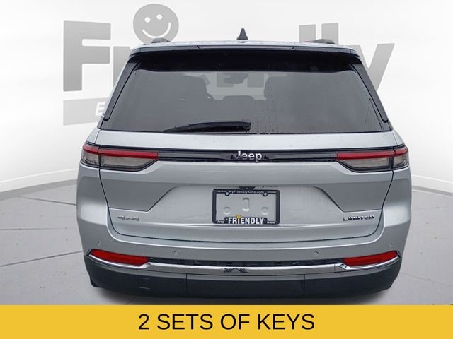Used 2023 Silver Jeep Limited image 7