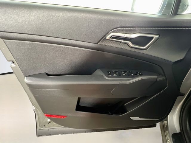 2023 Kia Sportage LX - Photo 29